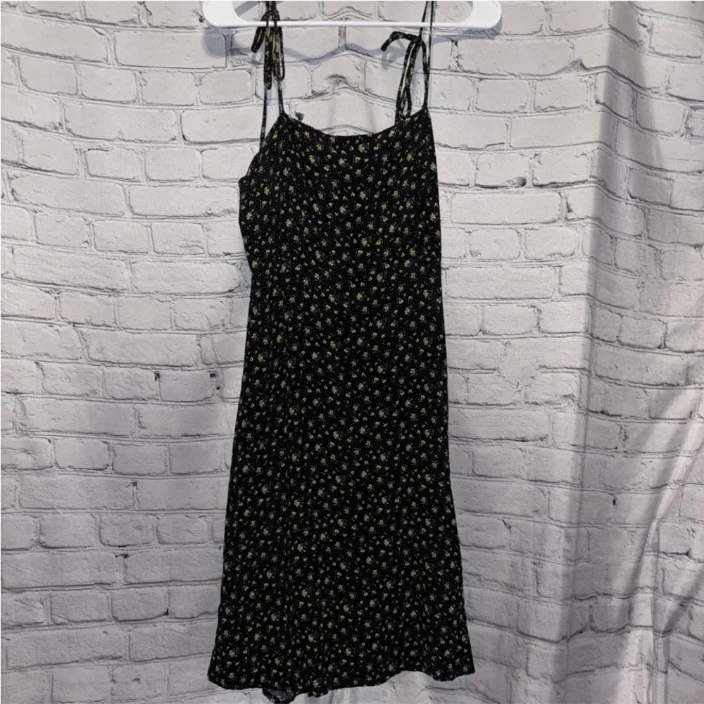Urban Outfitters Black Ditsy Floral Printed Tie Strap Ashlee Midi Dress Size 6